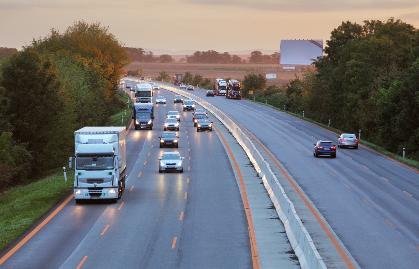 Truck_Accident_Highway-1