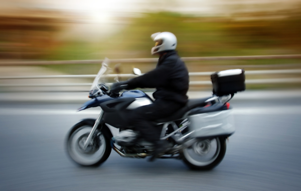 fotolia_1466577_subscription_monthly_m-resized-600 A man riding a motorcycle